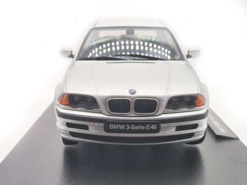 BMW E46 sedan (1999) - argintiu - KK-Scale - 1:18
