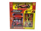 Ferrari Pit Stop - dioramă box - SF-24 F1 #55 (2024) - Carlos Sainz - cu mecanici - Bburago - 1:43