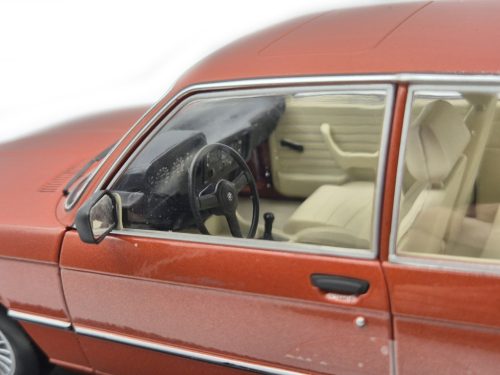 BMW E21 323i (1980) - Kastanienrot - Solido - 1:18 mașinuță de colecție