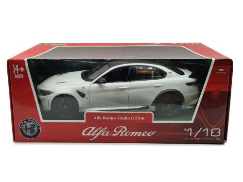 Alfa Romeo Giulia GTAm (2020) - trophy white / alb - Bburago - 1:18