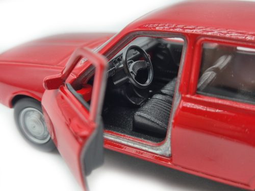 Dacia 1300 - roșu - Welly - 1:34