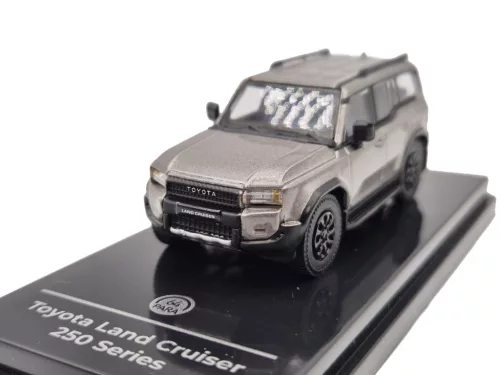 Toyota Land Cruiser 250 LHD (2024) – Paragon Models – 1:64 1/64 mașină model
