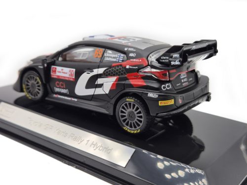 Toyota Yaris GR Rally1 – Gazoo Racing WRT (2024) – #69 – Kalle Rovanperä – Jonne Halttunen – Bburago – 1:43 1/43 model auto