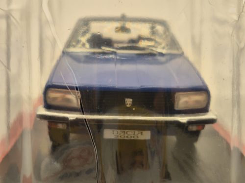 Dacia 2000 / Renault R20 (1981) – Edicola – 1:24 1/24 model auto – cu mic defect