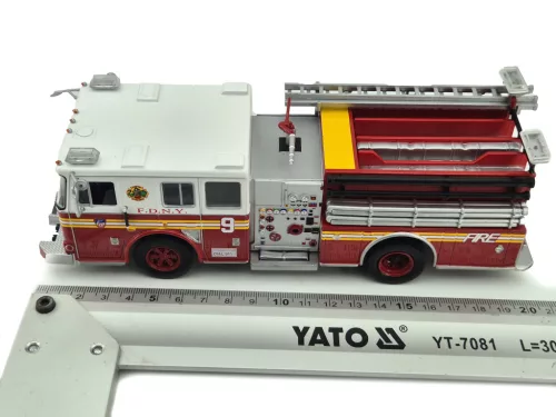 Seagrave - autospecială de pompieri - New York USA (2003) - Edicola - 1:43 model