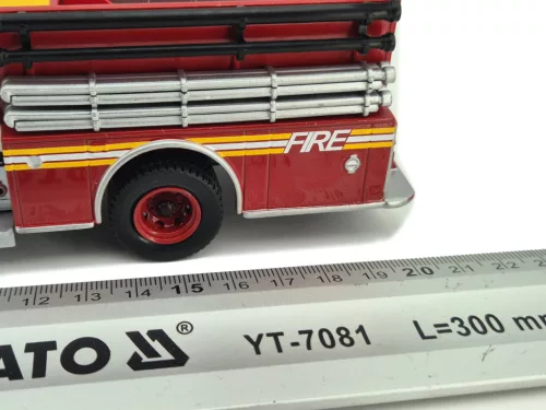 Seagrave - autospecială de pompieri - New York USA (2003) - Edicola - 1:43 model